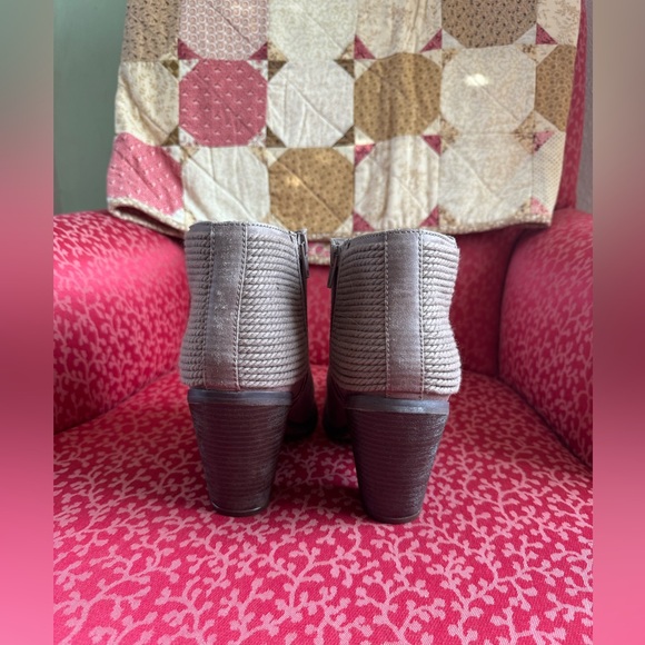 Carlos by Carlos Santana  Booties, Taupe, Size 10 - Picture 3 of 11